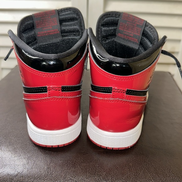 Kids Jordan 1 Retro High OG “Patent Bred” (PS)… - Picture 2 of 9